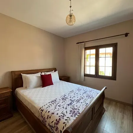 Ada Konak Kusadasi